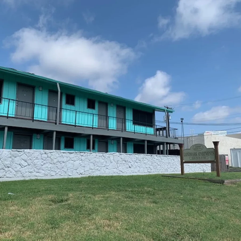 Photo of the Landmark Apartments exterior.