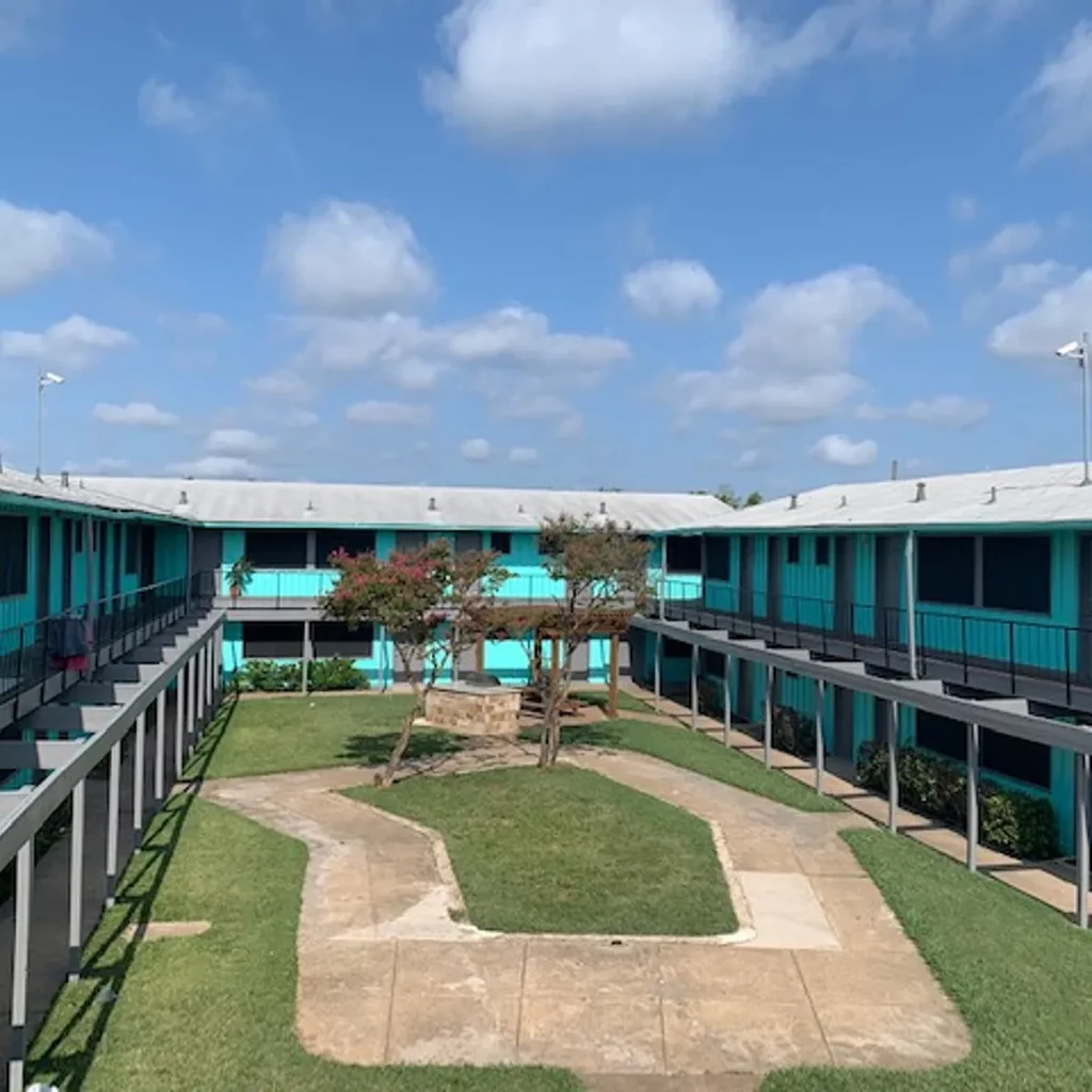 Photo of the Landmark Apartments exterior.