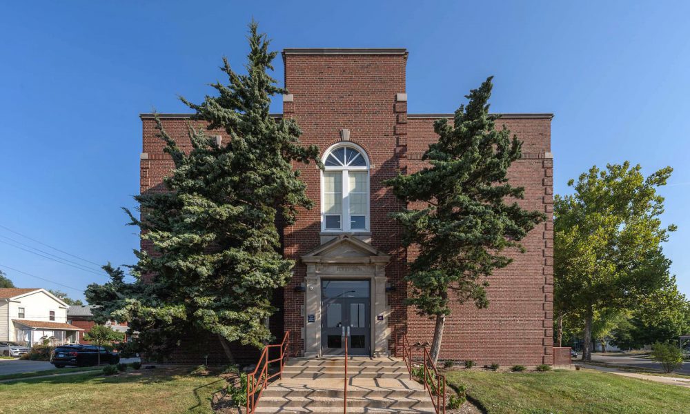 Fox Valley Apartments